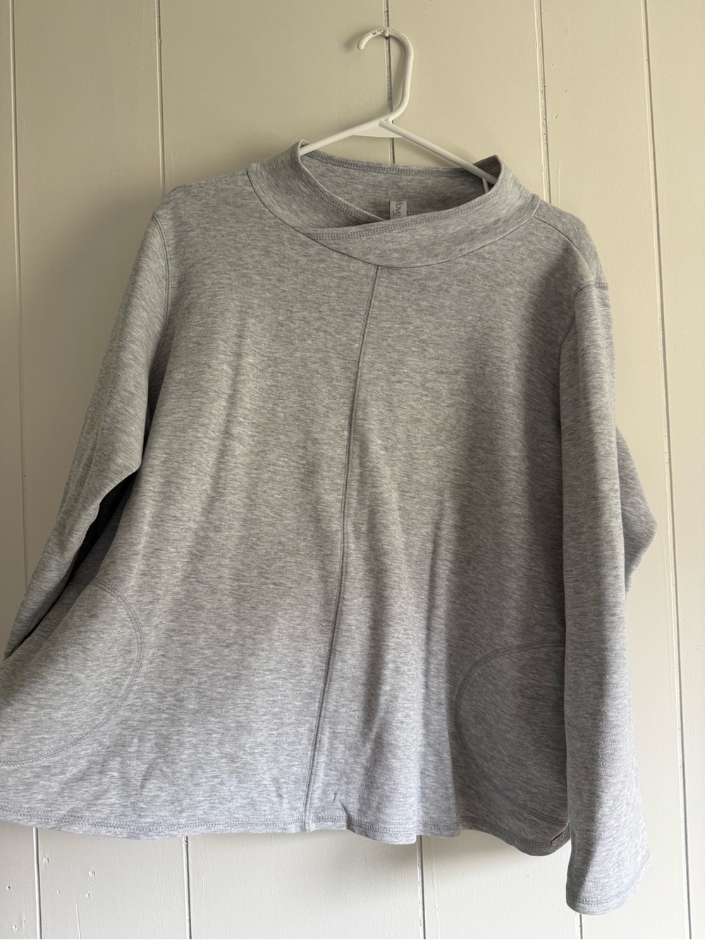 Cross neck pullover - Picture 2 of 3